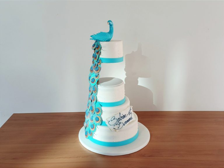 mariage-paon-suspendu-scaled